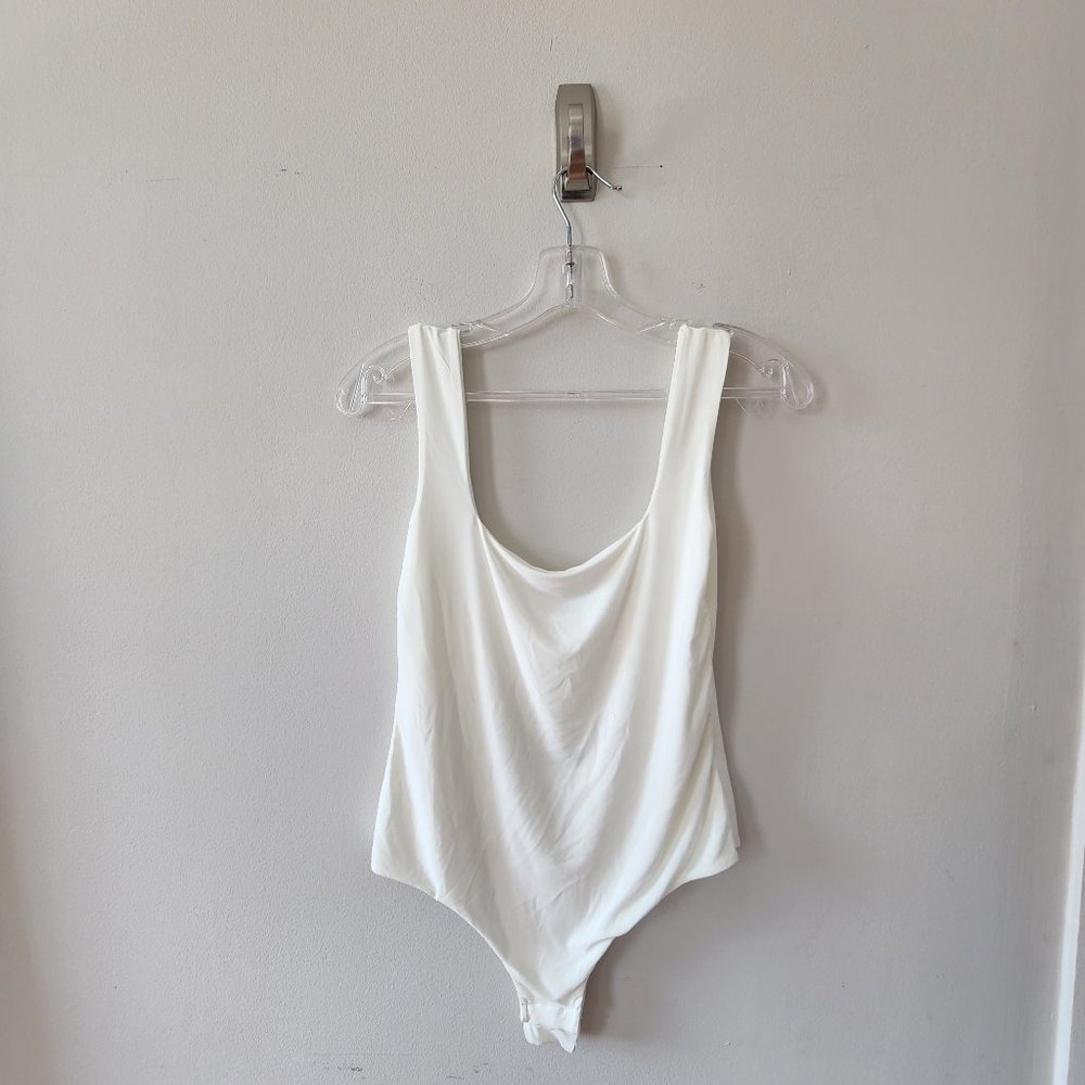 PrettyLittleThing White Square Neck Sleeveless Thong Bodysuit Size 12